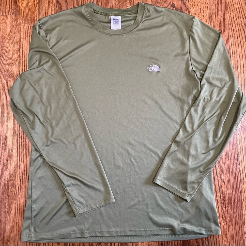 The North Face Hunter Green Long‎ Sleeved Wick Away Tee Size Large